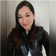 Profesora con experiencia en comunicación escrita, verbal y audiovisual